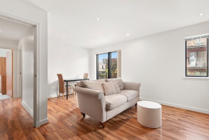 2 Bedroom Flat To Rent In Copenhagen Street, Kings Cross, N1