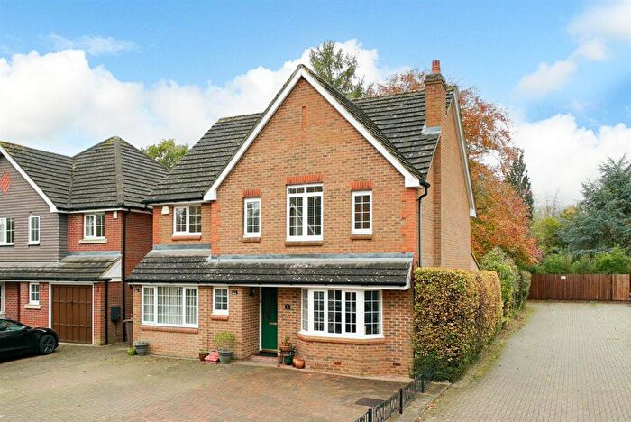 4 Bedroom Detached House For Sale In Maslen Road, St. Albans, AL4