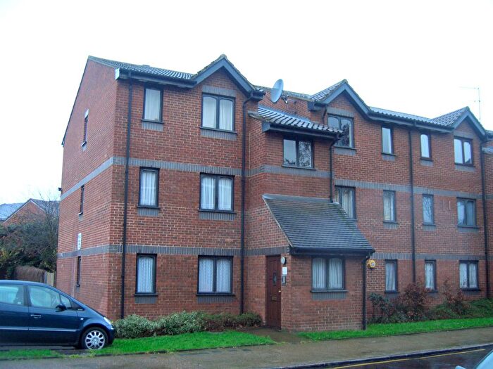 2 Bedroom Flat To Rent In Rouel Road, London, SE16