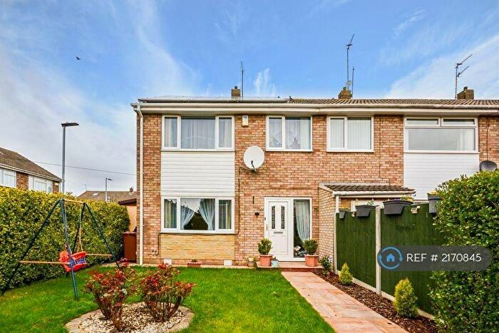 3 Bedroom Semi-Detached House To Rent In Newtondale, Hull, HU7