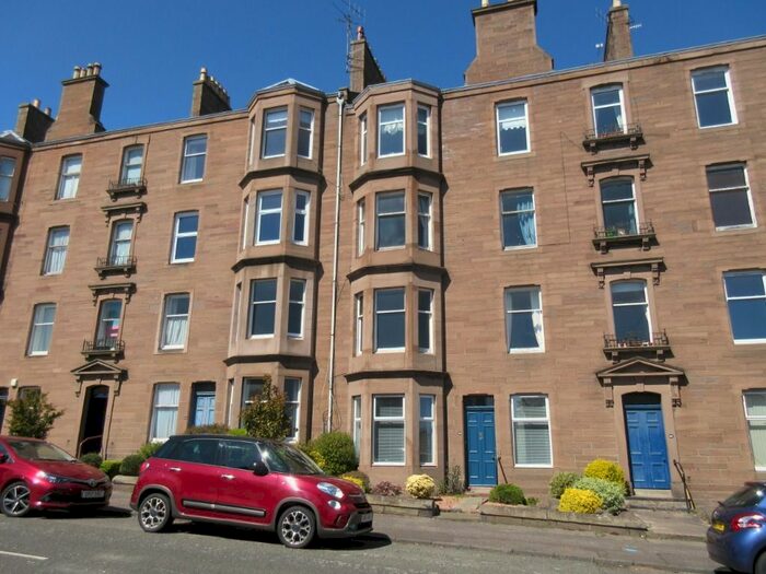 2 Bedroom Flat To Rent In Blackness Road, West End, Dundee, DD2