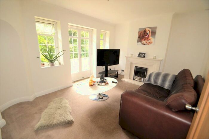 2 Bedroom Flat To Rent In Lyttelton Court, Hampstead Garden Suburb, London, N2