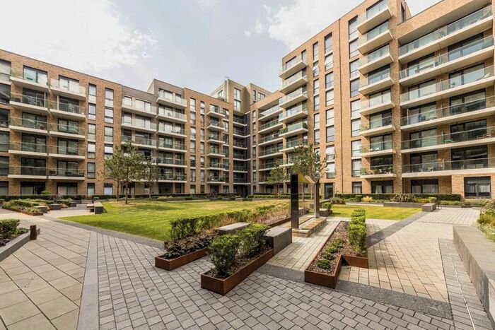 2 Bedroom Flat To Rent In Queenshurst Square, Kingston Upon Thames, KT2