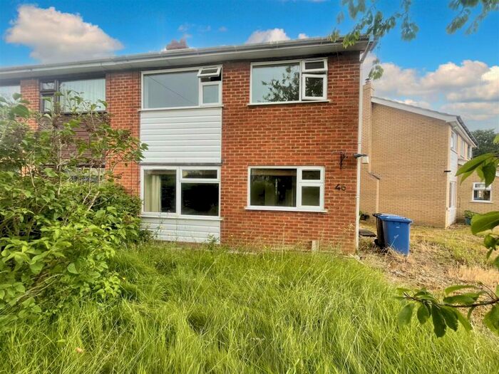 4 Bedroom Semi-Detached House To Rent In Borrowdale Drive, Norwich, NR1