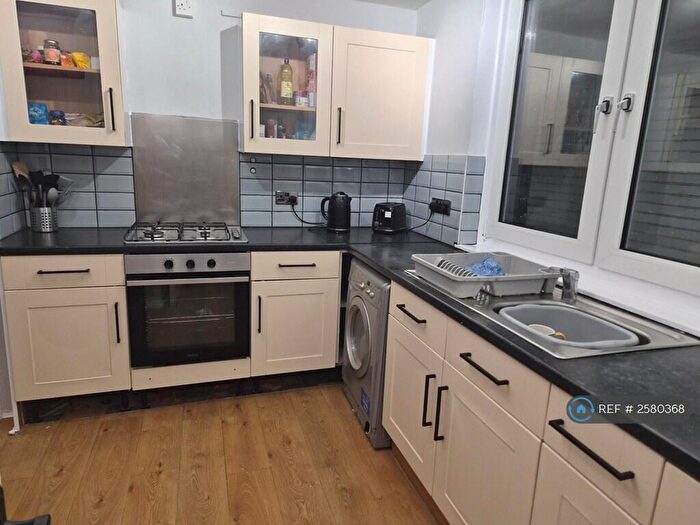 3 Bedroom Maisonette To Rent In Seyssel Street, London, E14