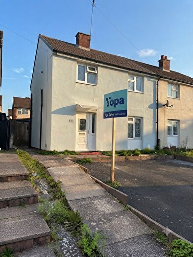 3 Bedroom Semi-Detached House For Sale In Bankside, Birmingham, B43