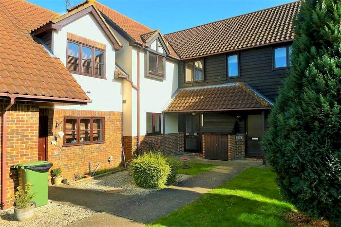 1 Bedroom Flat To Rent In Wickham Close, Newington, Sittingbourne, ME9