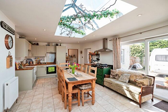 6 Bedroom Semi-detached House For Sale In Westwood Road, Tunbridge Wells, Kent, TN4