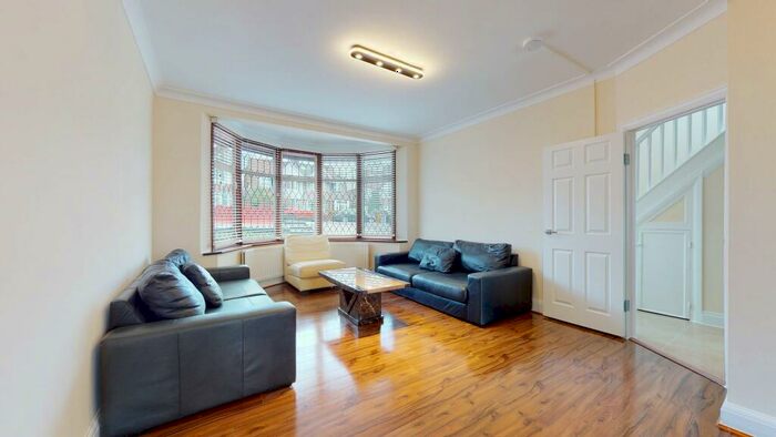 6 Bedroom Semi-Detached House To Rent In Dollis Hill Lane, NW2