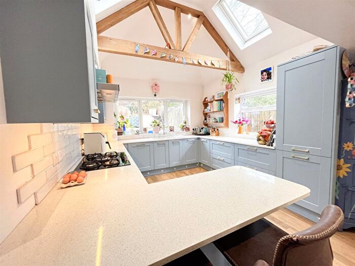 3 Bedroom End Terrace House For Sale In Rothermead, Mayfield, TN20