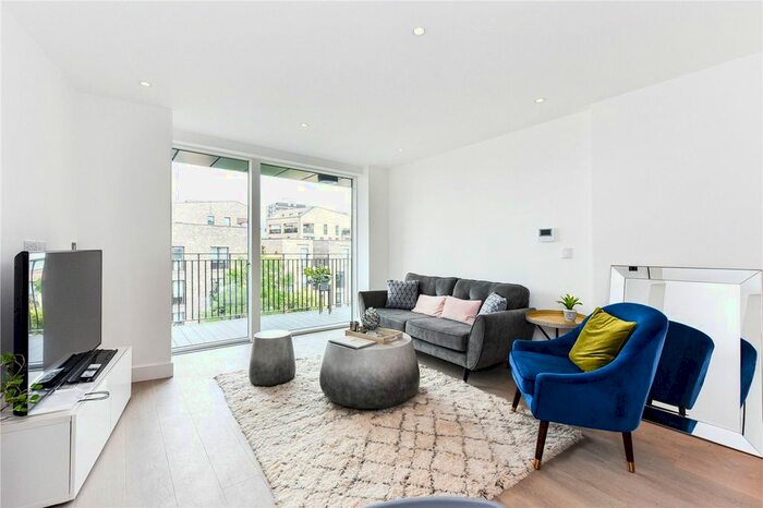 2 Bedroom Flat To Rent In Penn Street, London, N1