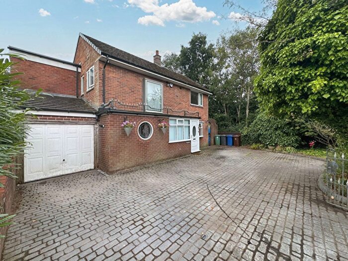 4 Bedroom Detached House For Sale In Simister Lane, Prestwich, M25