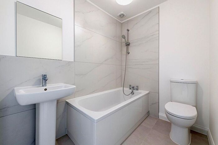 1 Bedroom Flat To Rent In Ewell Road, Surbiton, KT6