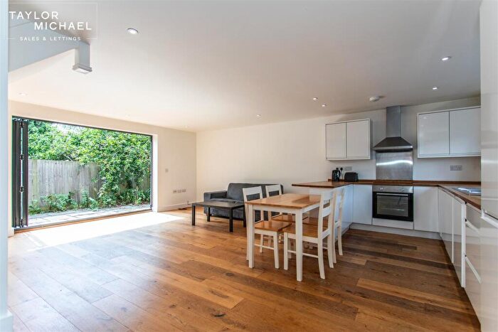 3 Bedroom End Of Terrace House To Rent In Woodbourne Avenue, Brighton, BN1