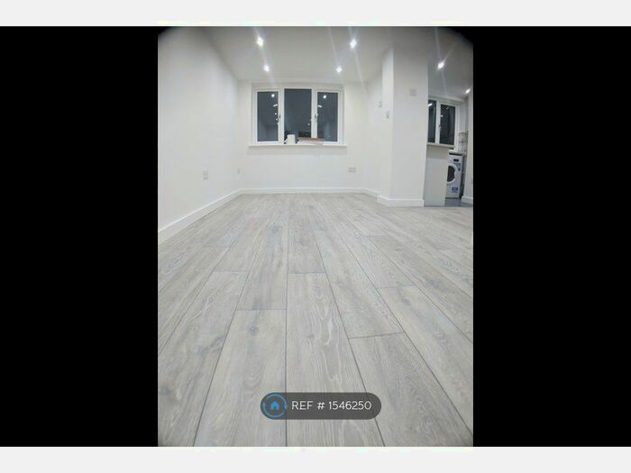 Studio To Rent In Bletchley, Milton Keynes, MK3