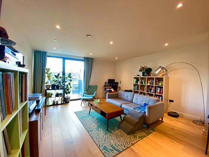 2 Bedroom Apartment To Rent In Clarendon Court, Golden Lane, Barbican, EC1Y