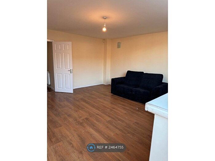 3 Bedroom End Of Terrace House To Rent In Stadium Close, Coventry, CV6