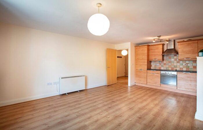 1 Bedroom Apartment For Sale In Walsworth Road, Hitchin, SG4