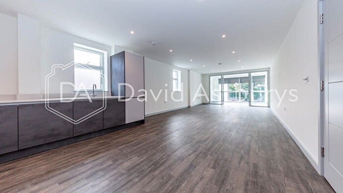 3 Bedroom Apartment To Rent In Bhail Mansions, Creighton Avenue, Muswell Hill, London, N10