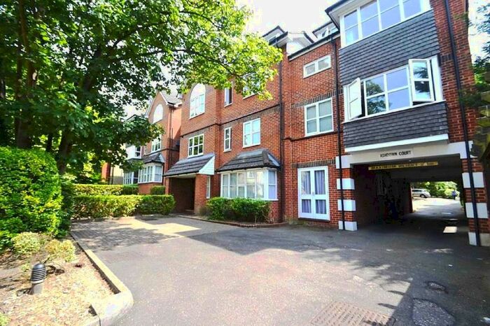 Apartment To Rent In Cedar Road, Sutton, Surrey, SM2