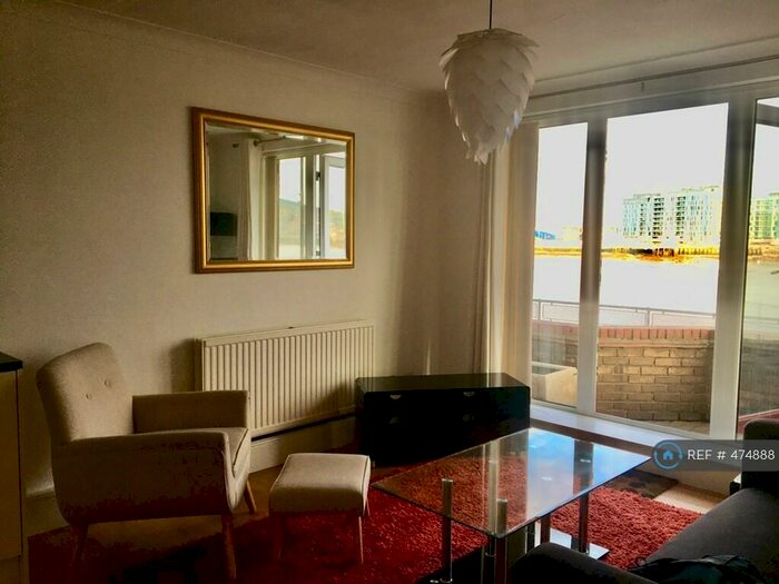 2 Bedroom Flat To Rent In Canary Wharf, London, E14
