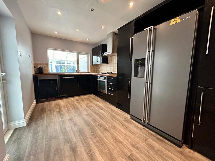 3 Bedroom House To Rent In St. Pauls Crescent, West Bromwich, B70