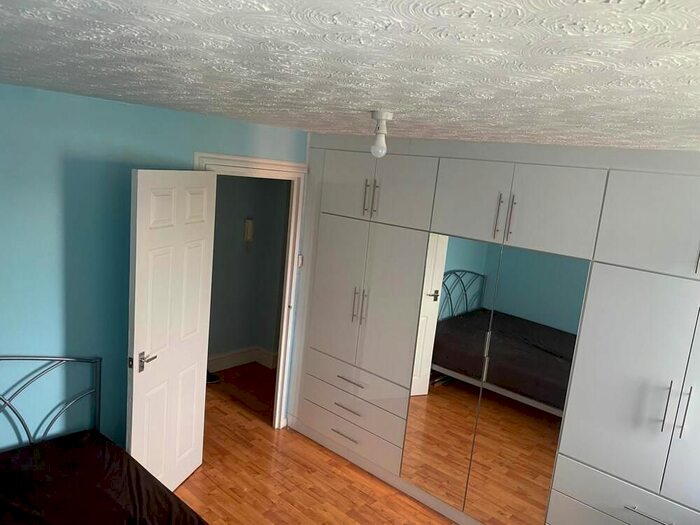 1 Bedroom Flat To Rent In Fenman Gardens, Goodmayes, Ilford, IG3