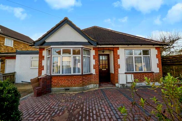 3 Bedroom Detached Bungalow To Rent In Pinner, Greater London, HA5