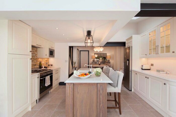 3 Bedroom End Of Terrace House To Rent In Hogarth Lane, London, W4