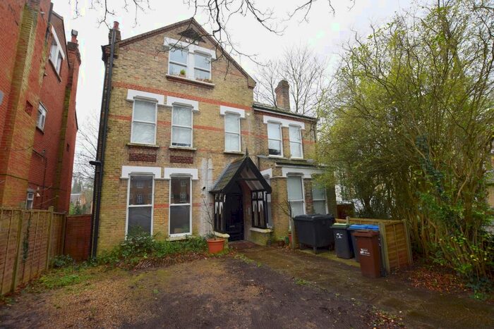 2 Bedroom Flat To Rent In Border Crescent, London SE26