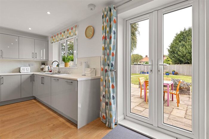 3 Bedroom Semi-Detached House For Sale In Knox Close, Norwich, NR1
