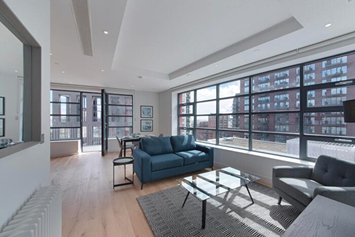 2 Bedroom Apartment For Sale In Defoe House, London City Island, London, E14