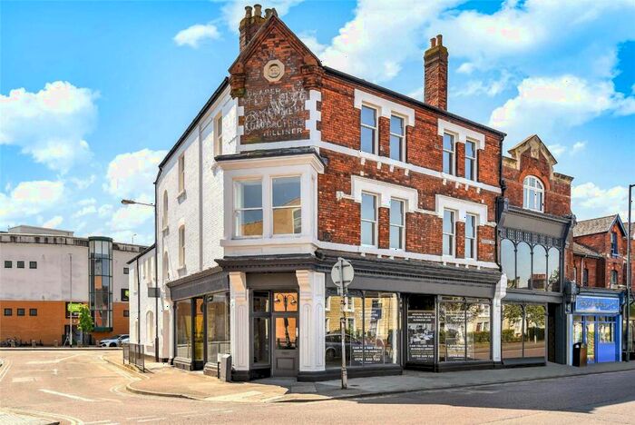2 Bedroom Apartment To Rent In Faringdon House, Faringdon Road, Swindon, Wiltshire, SN1