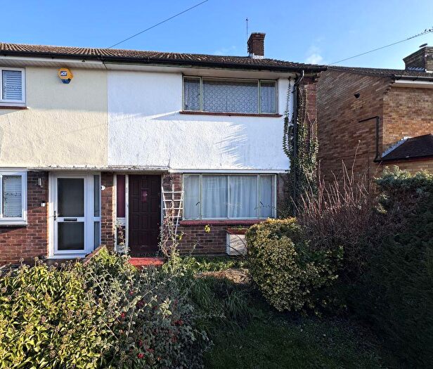 3 Bedroom Semi-Detached House For Sale In Edinburgh Gardens, Braintree, CM7