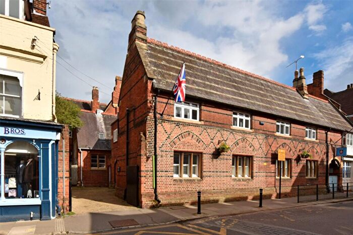 4 Bedroom End Of Terrace House To Rent In High Street, Eton, Windsor, Berkshire, SL4