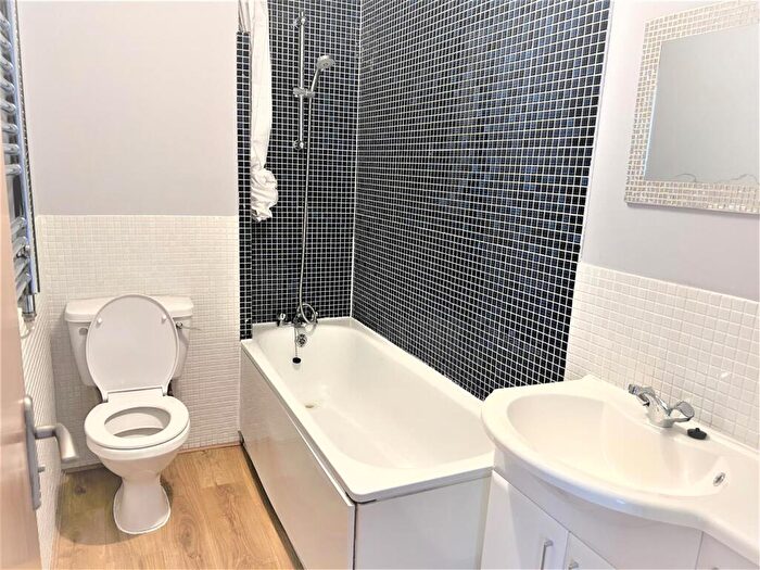 2 Bedroom Flat To Rent In Durrant Court, Brook Street, Chelmsford, CM1