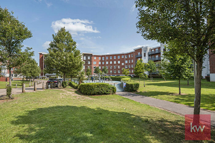 2 Bedroom Apartment For Sale In Kingsquarter, Maidenhead, SL6
