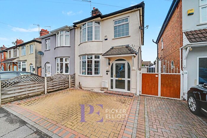 3 Bedroom Semi-Detached House For Sale In Netherley Road, Hinckley, LE10