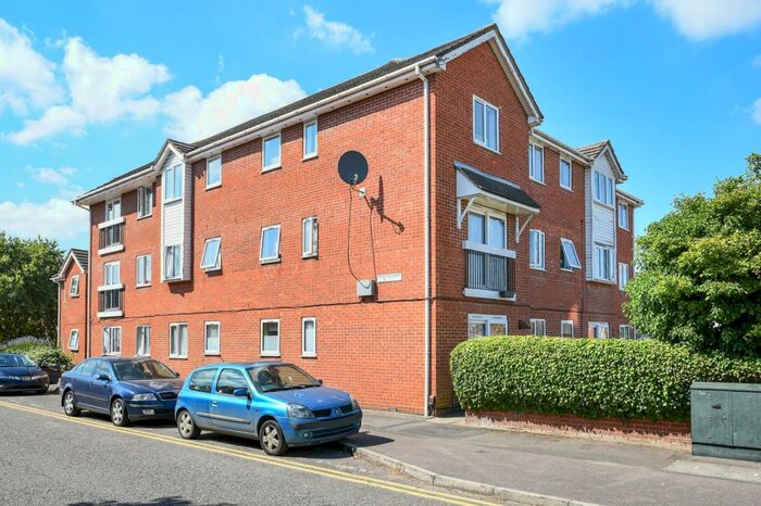 2 Bedroom Apartment To Rent In Willow Road, Aylesbury, HP19