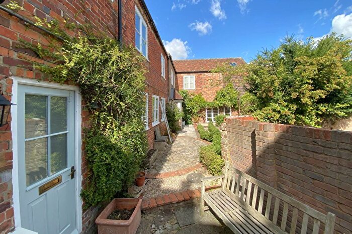 3 Bedroom Semi-Detached House For Sale In Kingsbury Street, Marlborough, SN8