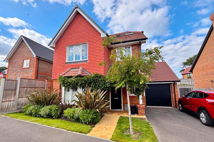 4 Bedroom Detached House For Sale In Armsworth Way, Farnham, Surrey, GU9