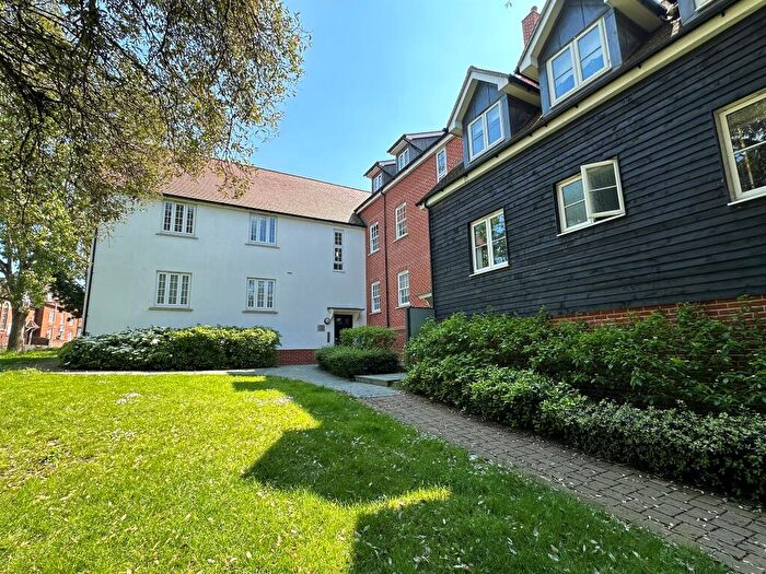 2 Bedroom Apartment For Sale In The Causeway, Great Baddow, Chelmsford, CM2