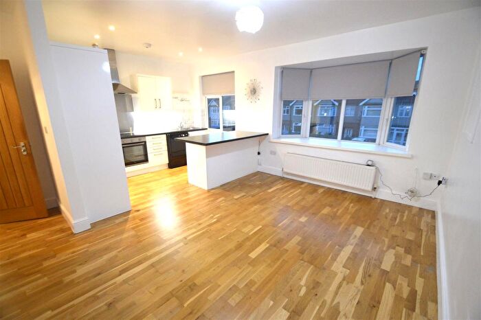 2 Bedroom Flat For Sale In Station Lane, Hornchurch, RM12