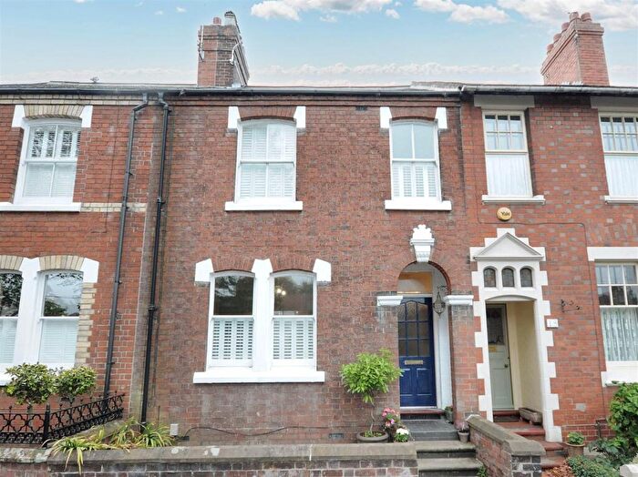3 Bedroom Terraced House For Sale In Kings Avenue, Stone, ST15