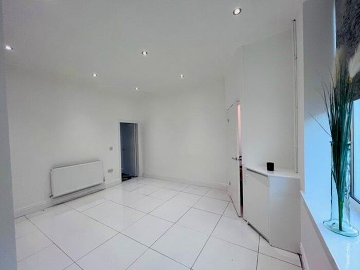 2 Bedroom Terraced House To Rent In Mayor Street, Bury, BL8