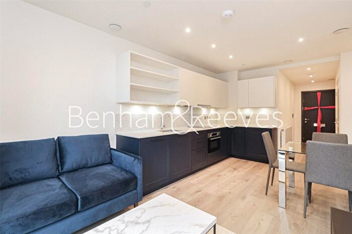 1 Bedroom Apartment To Rent In Affinity View, London, E16