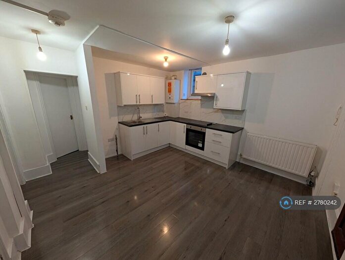 1 Bedroom Flat To Rent In Balfour Road, Ilford, IG1