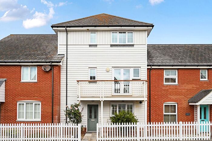 3 Bedroom Property For Sale In Baker Way, Camber, Rye, TN31