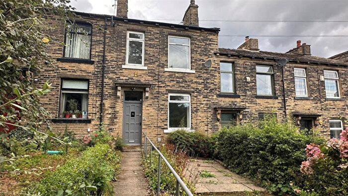 2 Bedroom Terraced House To Rent In Regent Street, Thackley, Bradford, BD10