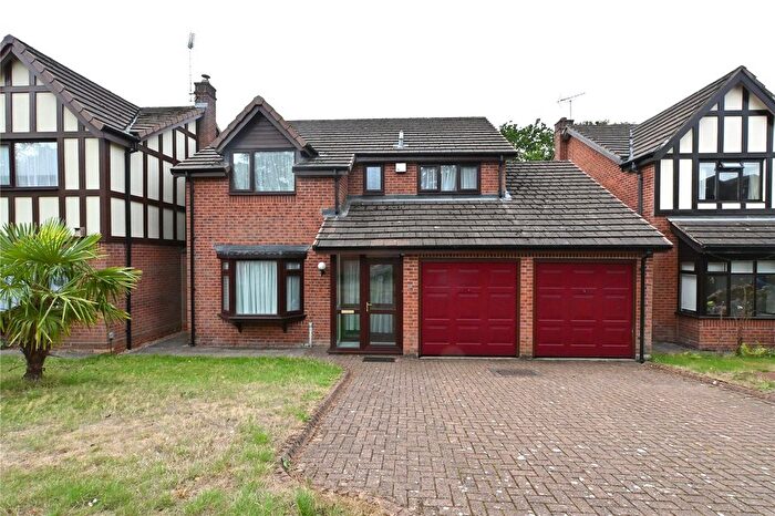 4 Bedroom Detached House For Sale In Pool Meadow Close, Moseley, West Midlands, B13
